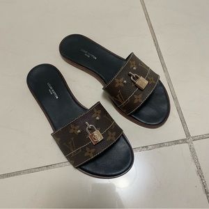 Slipper brown